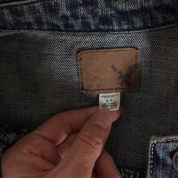 AE Jean jacket size small - Picture 5 of 5